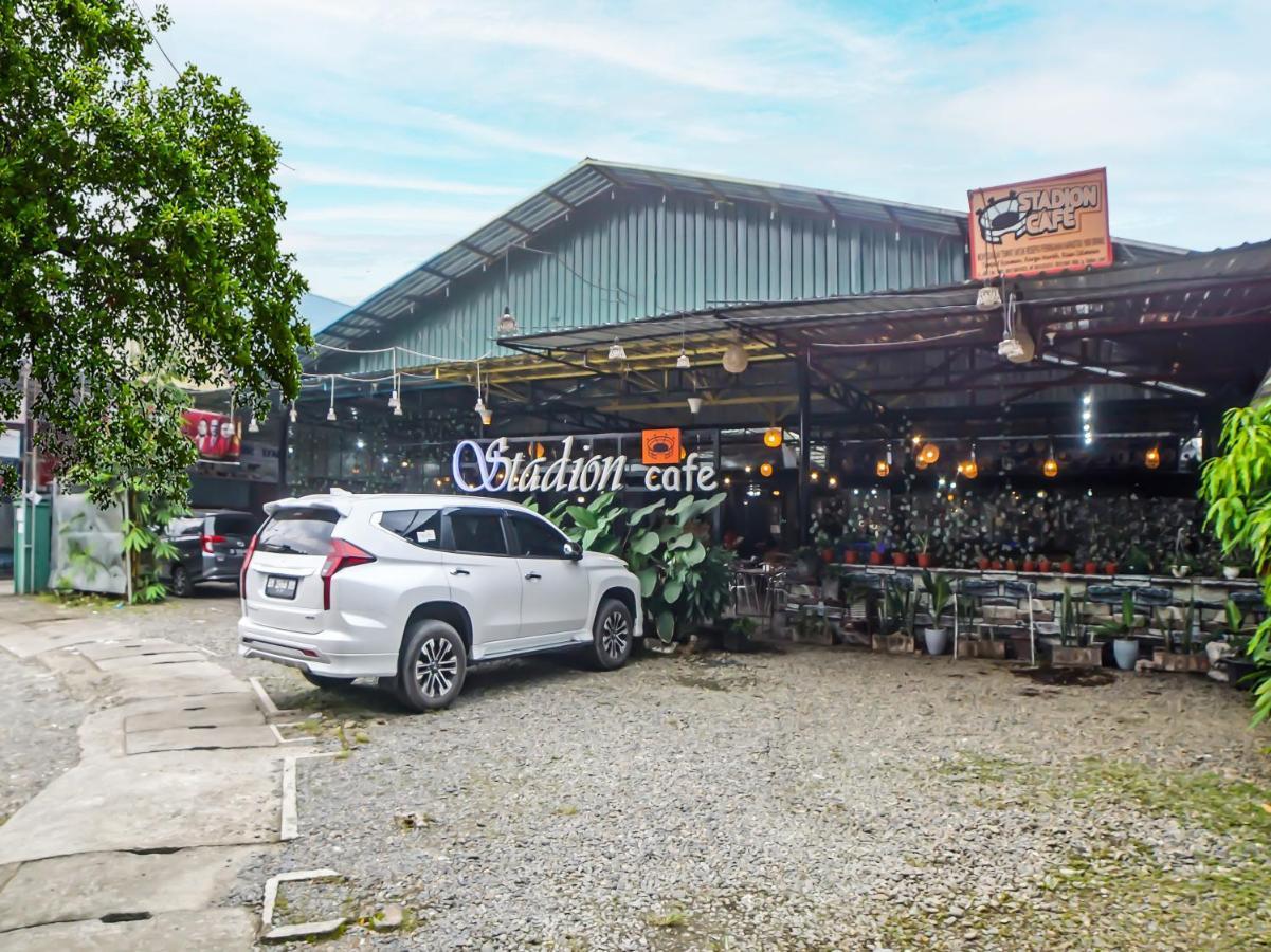 Oyo 990 Stadion Residence Syariah Medan Ngoại thất bức ảnh