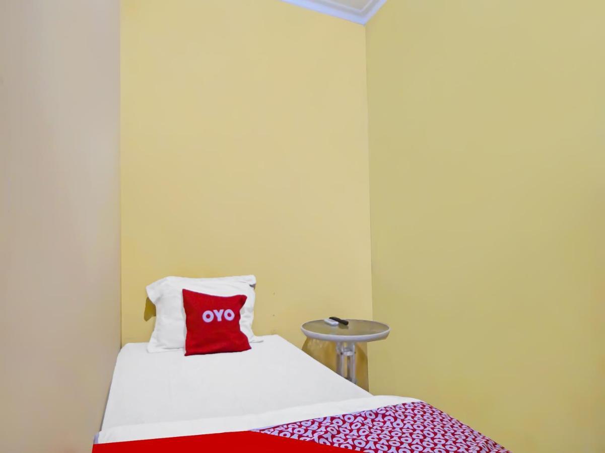 Oyo 990 Stadion Residence Syariah Medan Ngoại thất bức ảnh