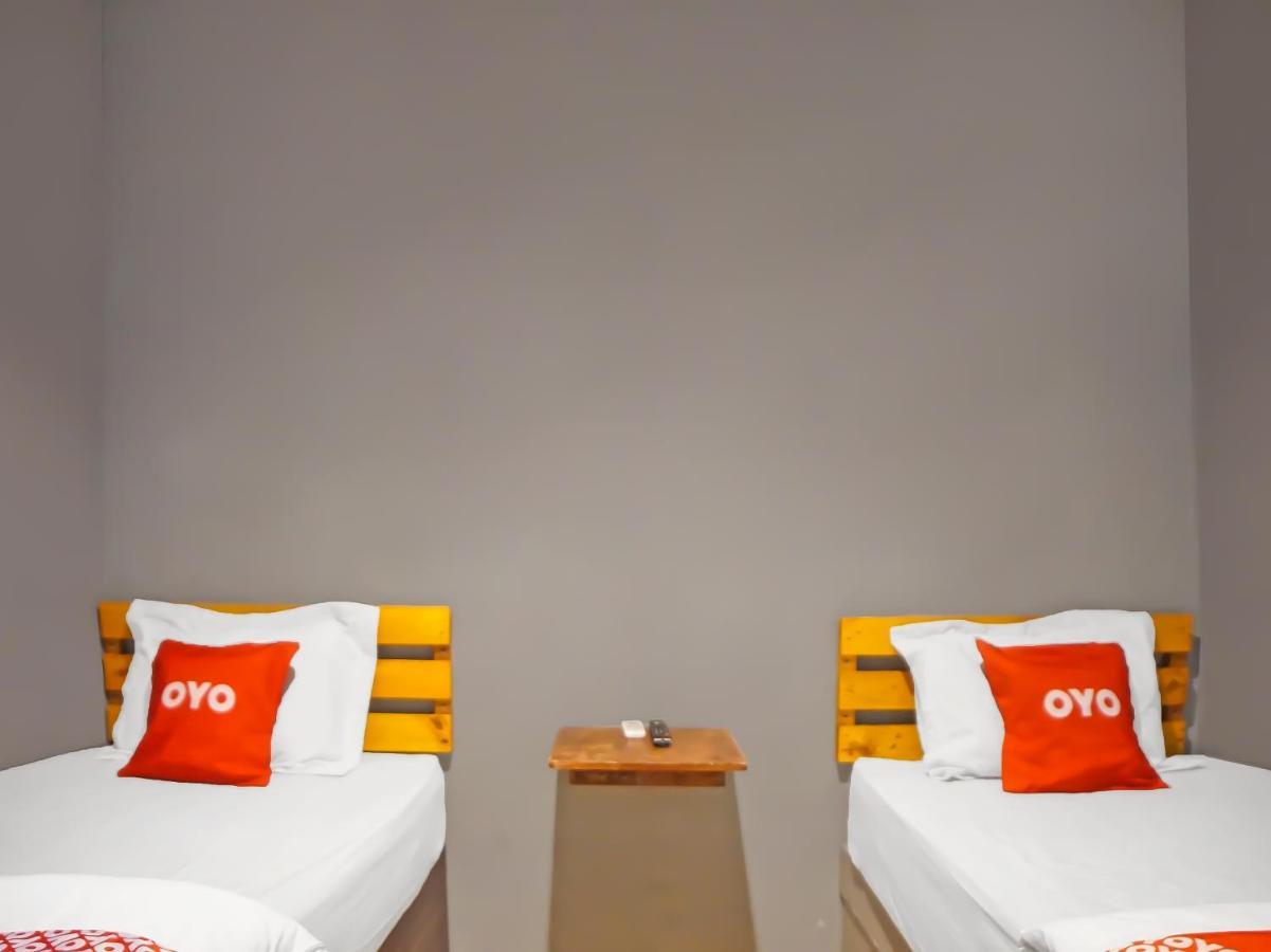 Oyo 990 Stadion Residence Syariah Medan Ngoại thất bức ảnh