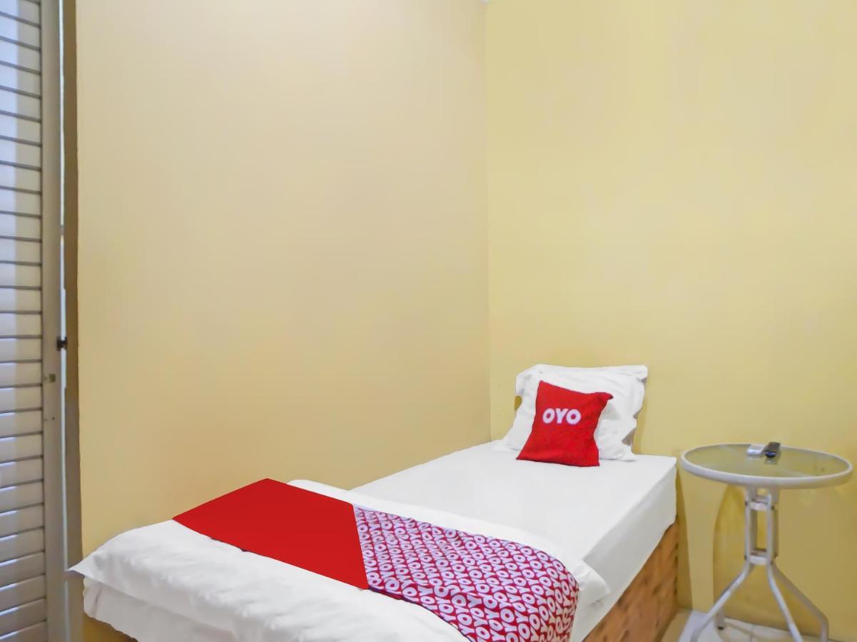 Oyo 990 Stadion Residence Syariah Medan Ngoại thất bức ảnh