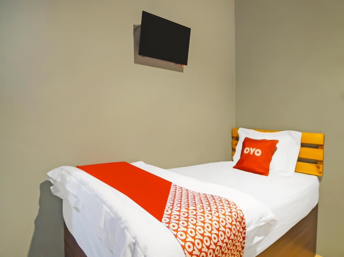 Oyo 990 Stadion Residence Syariah Medan Ngoại thất bức ảnh
