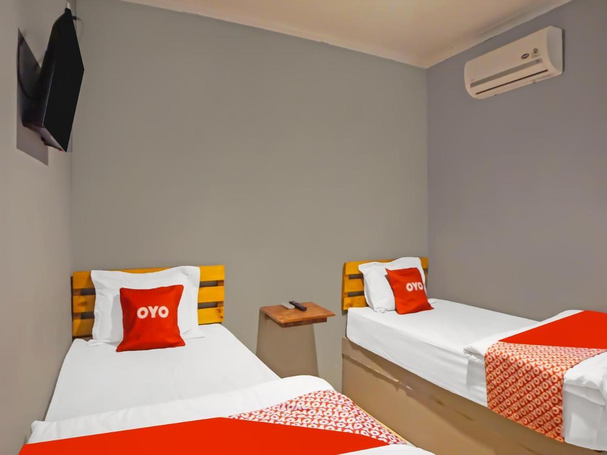 Oyo 990 Stadion Residence Syariah Medan Ngoại thất bức ảnh